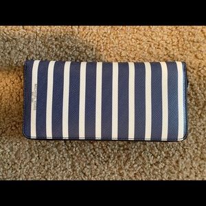 Michael Kors Zip-Around Wallet